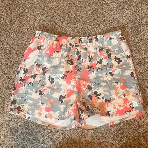 The North Face Girls' Floral Camo Shorts L/G 14/16 Kids Activewear